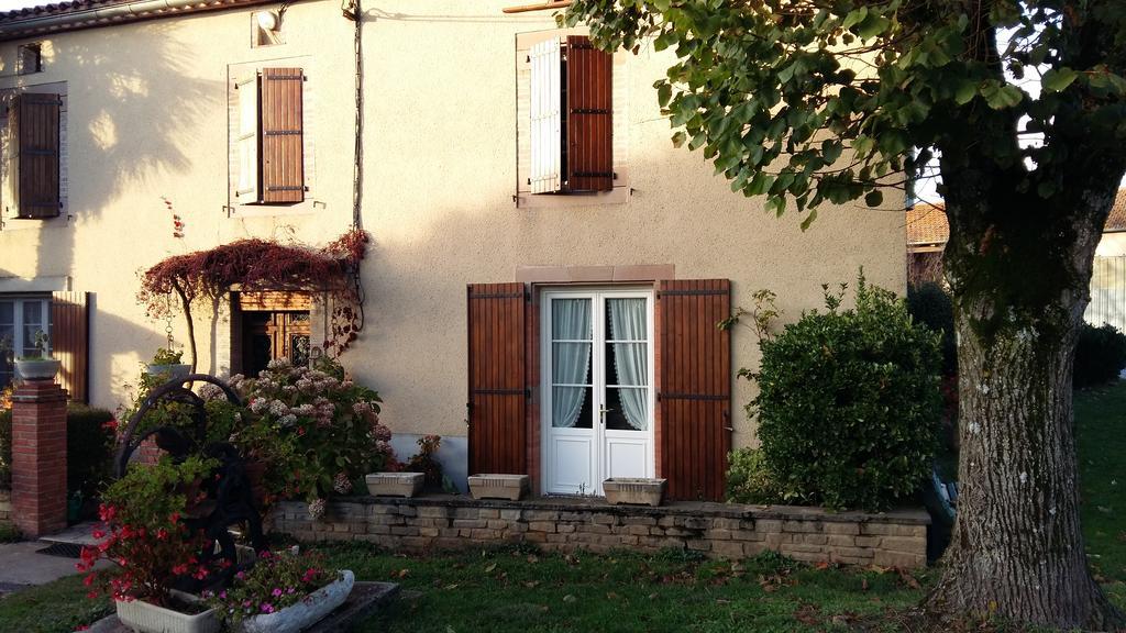 Charmante Maison A La Ferme Valderies Exterior photo